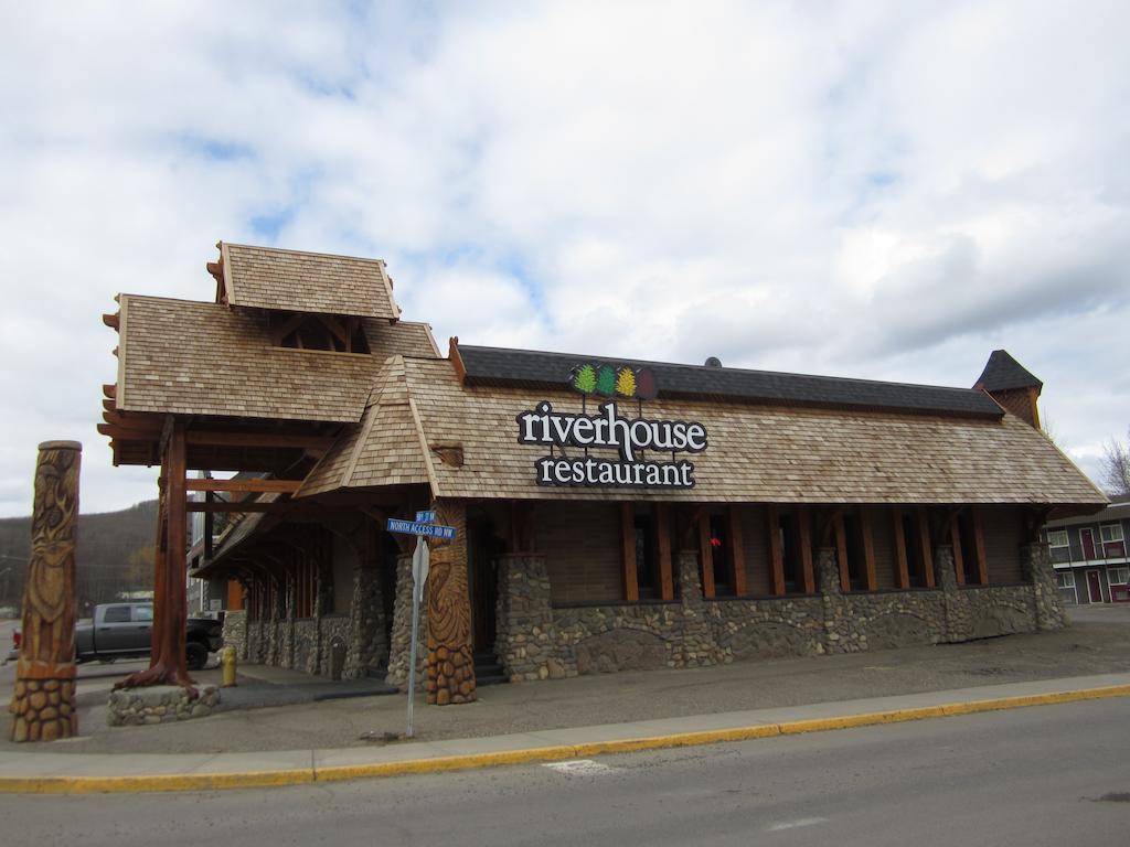 The Pine Inn Chetwynd Exterior foto